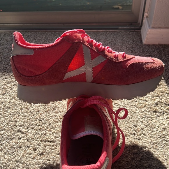 Brand new Barbie pink Barcelona Munich C platform sneakers 38 ADORABLE - Picture 4 of 9